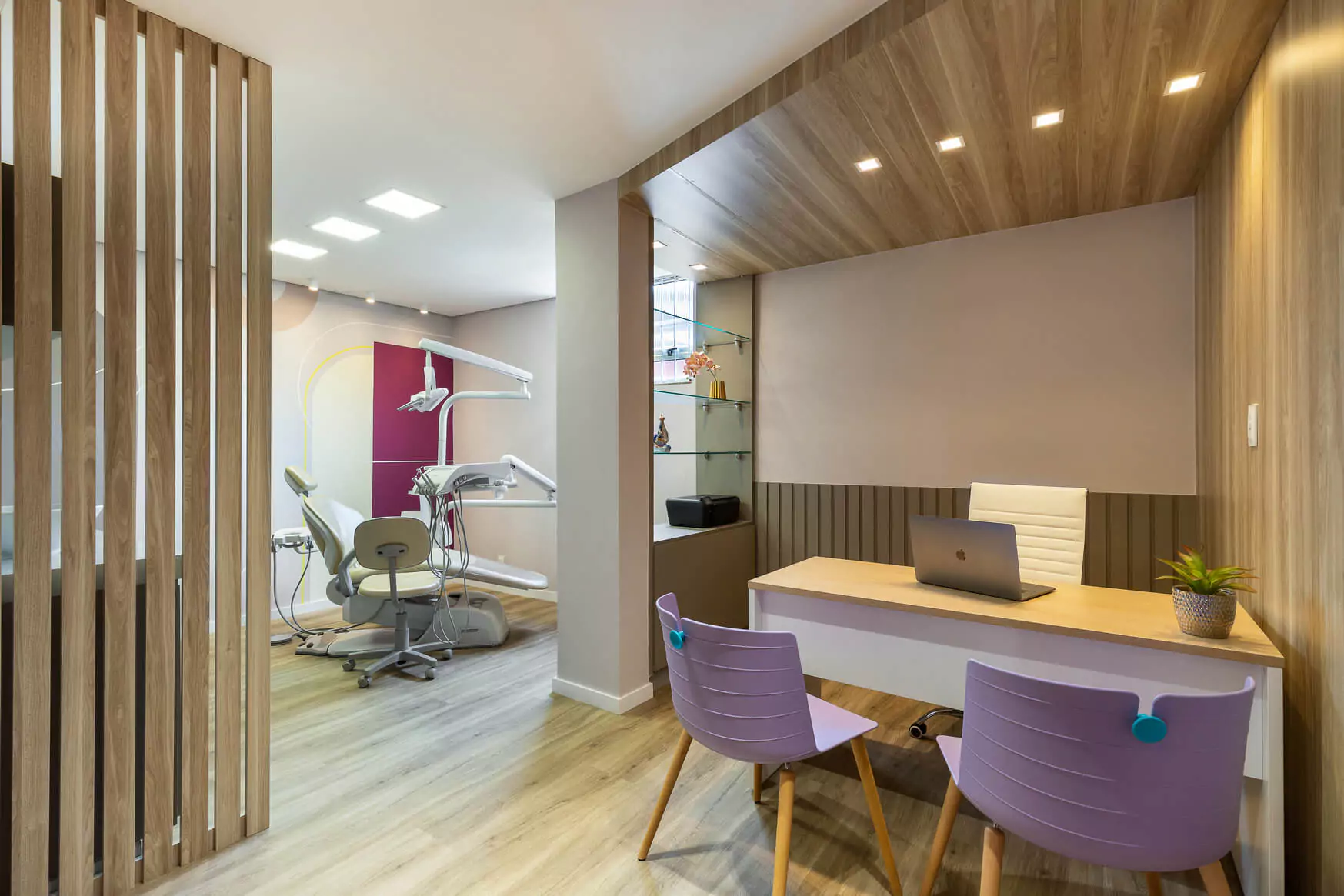 Vista de um dos consultórios da clínica